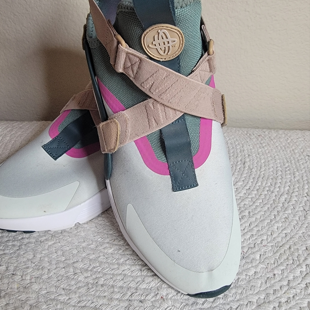 Nike Air Women's Huarache City Running Shoes